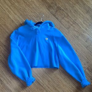 cropped champion hoodie